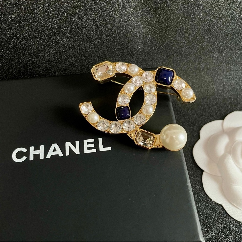CHANEL Gold and Blue Pearl Brooch